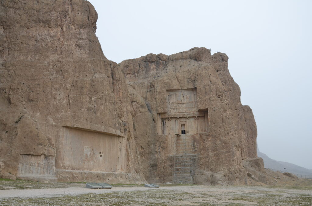 ナクシェ・ロスタム