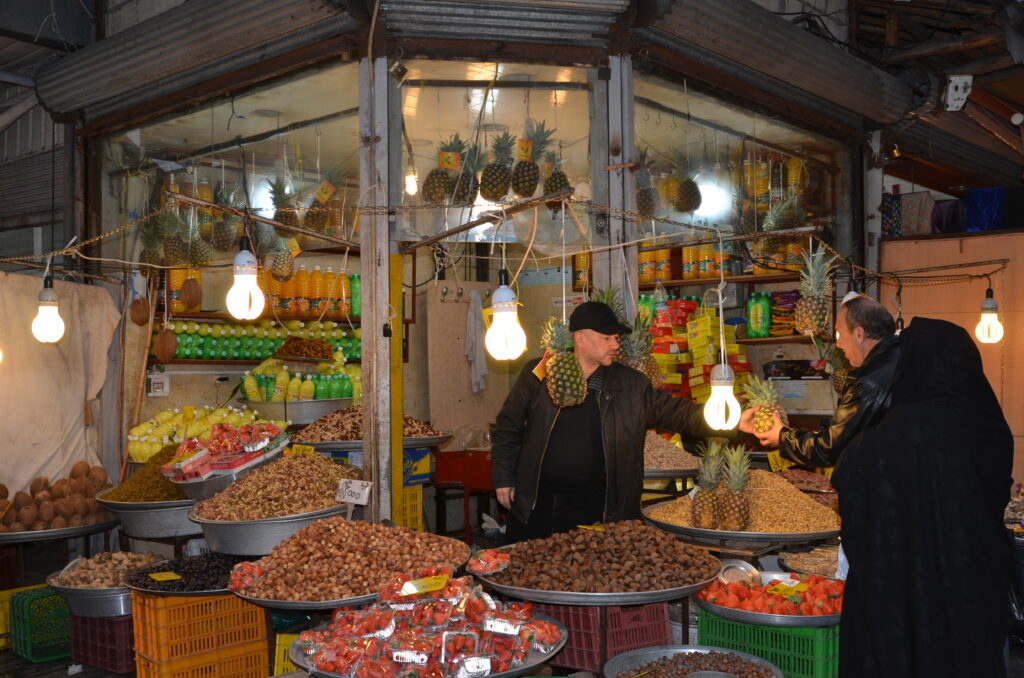 市場のおじさんたち
