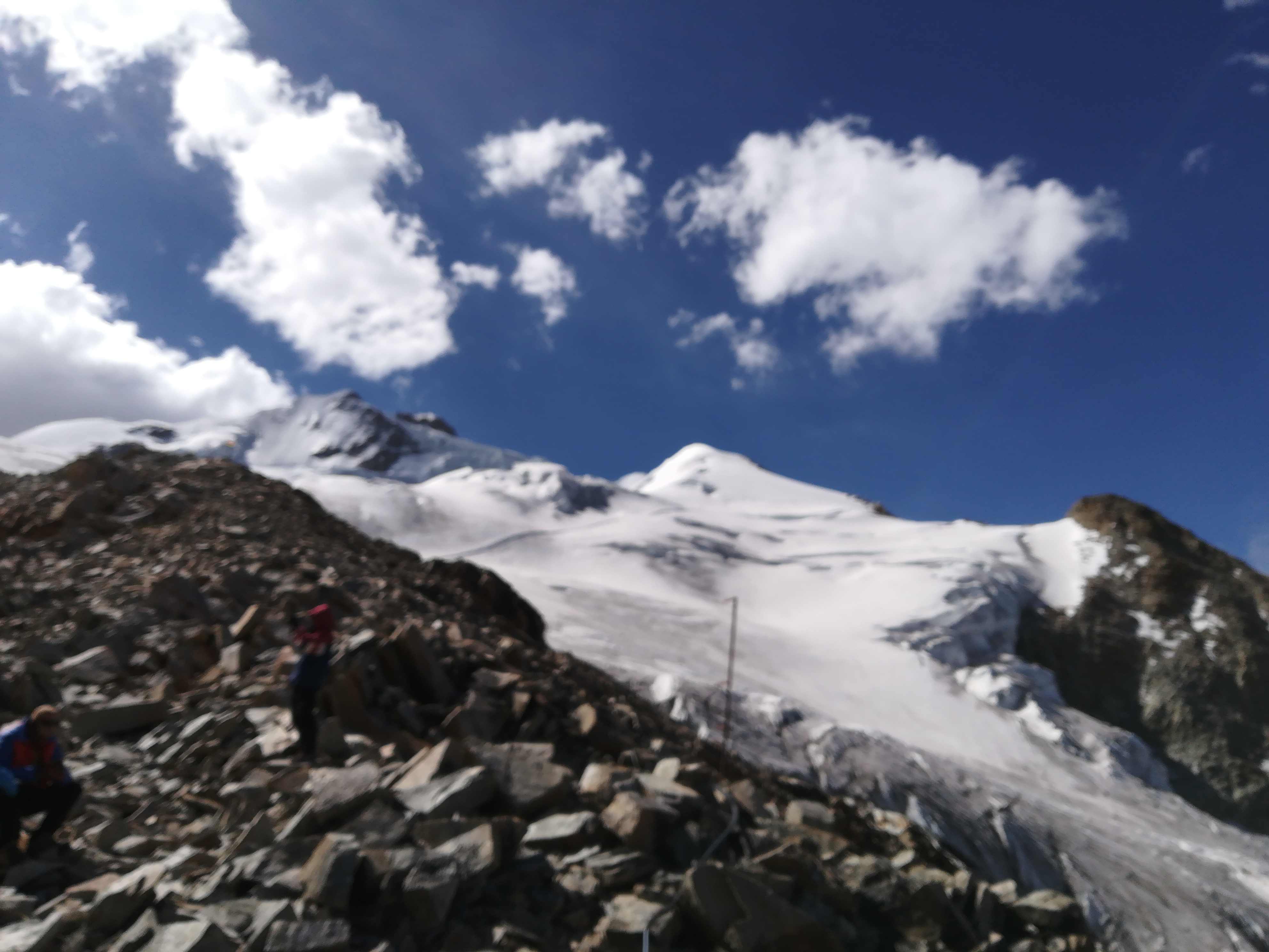 ハイキャンプへ続く道